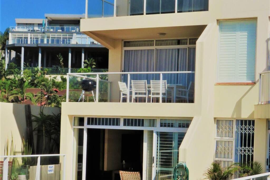 Umhlanga Beachfront Property- Super Glamourous! Durban