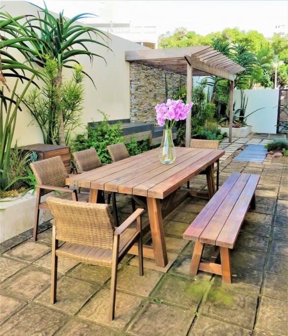 Apartment Umhlanga Beachfront Property- Super Glamourous! *