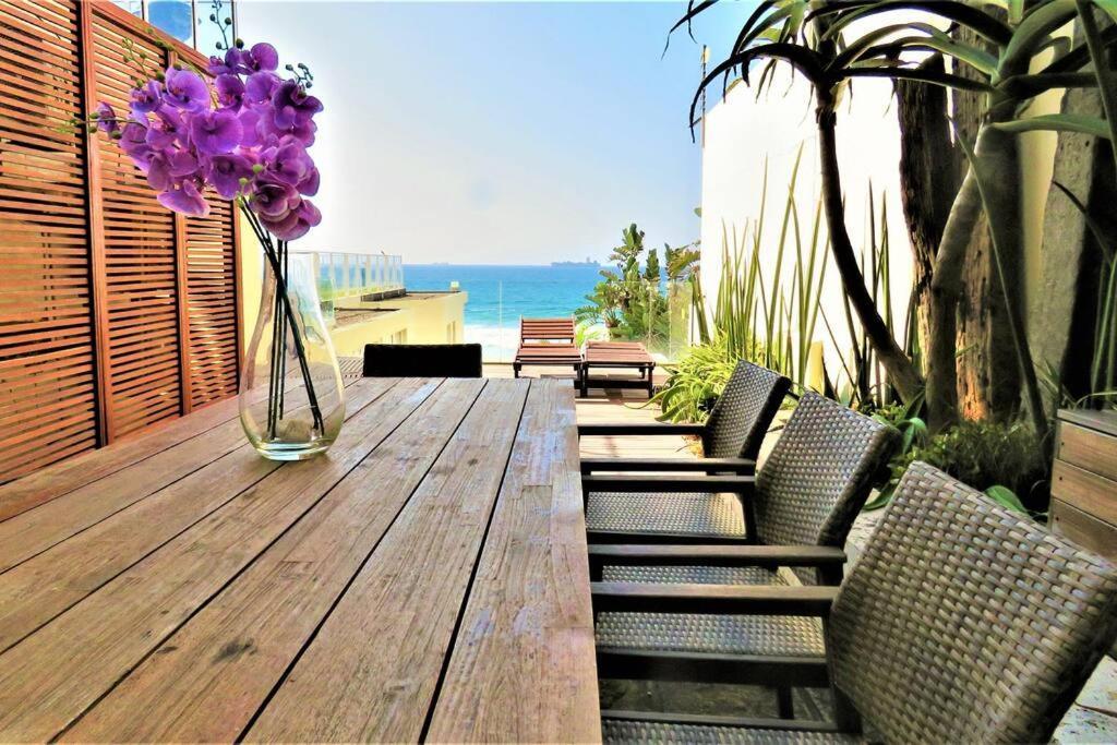Umhlanga Beachfront Property- Super Glamourous! * Durban